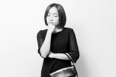 今までの葬儀会館に不満を持つ女性